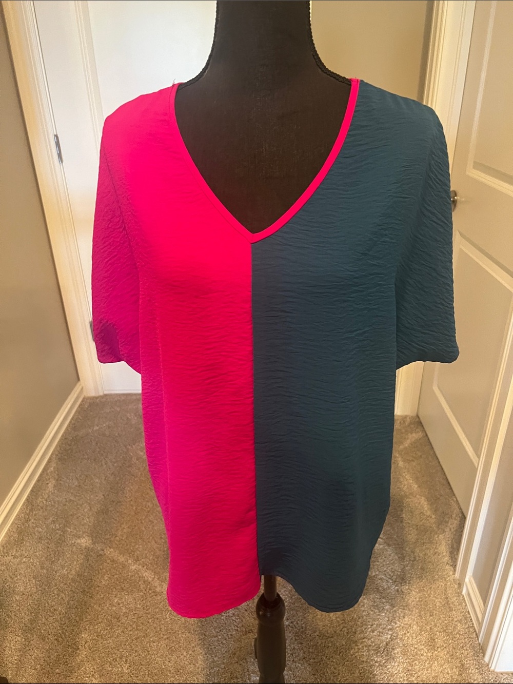 🔥2/$5 entro Colorblock V-Neck Tee in Hot Pink and Teal Blue